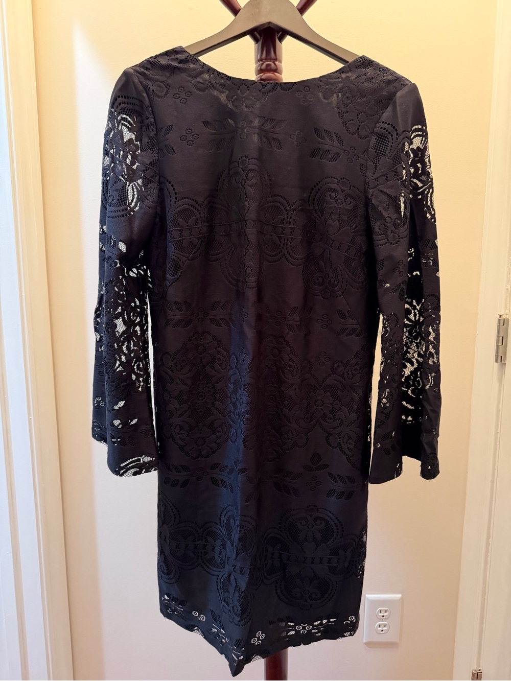 Black Lace Long-Sleeve Dress